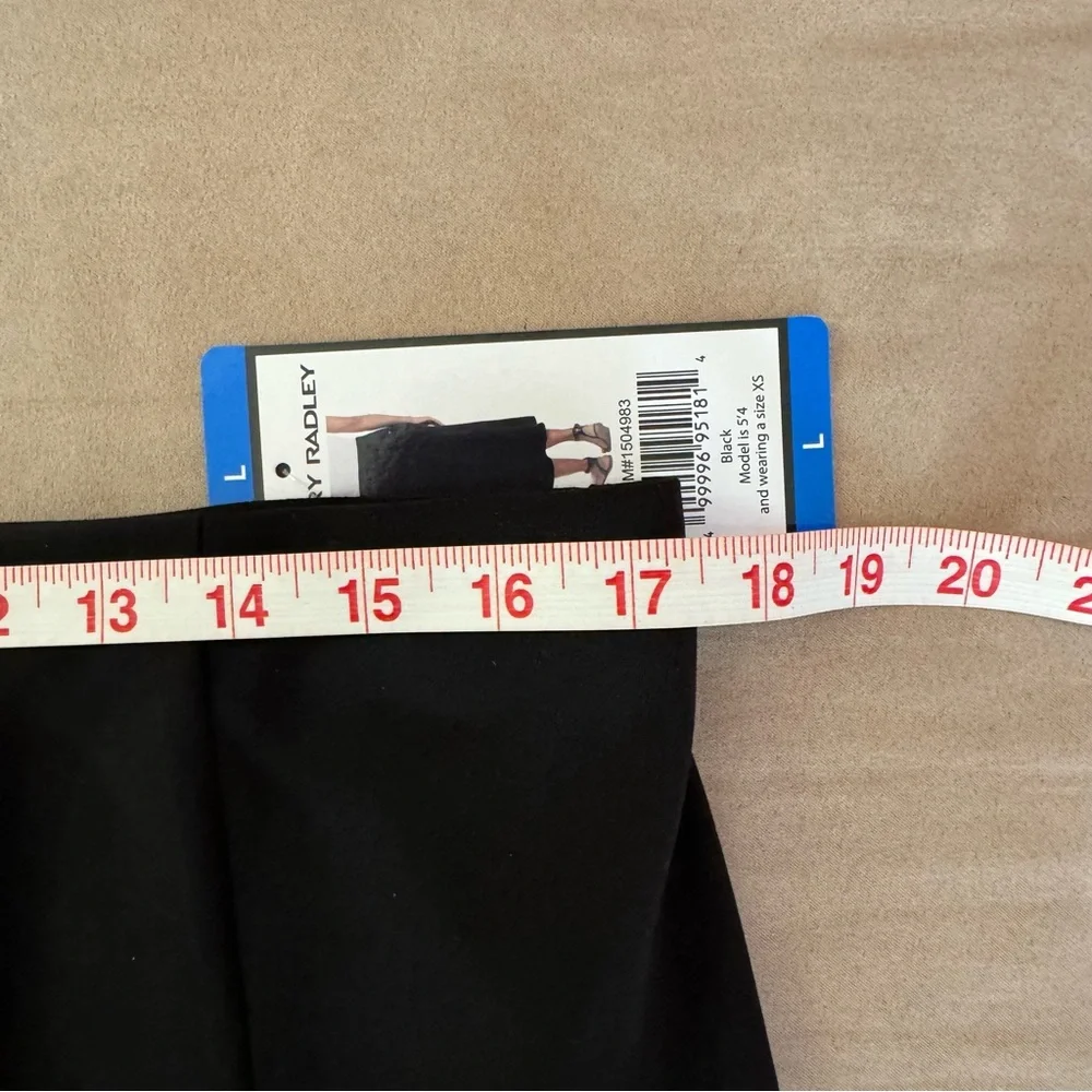 HILARY RADLEY. NWT.‎ Black Midi Skirt. Elastic Waist. Size L.